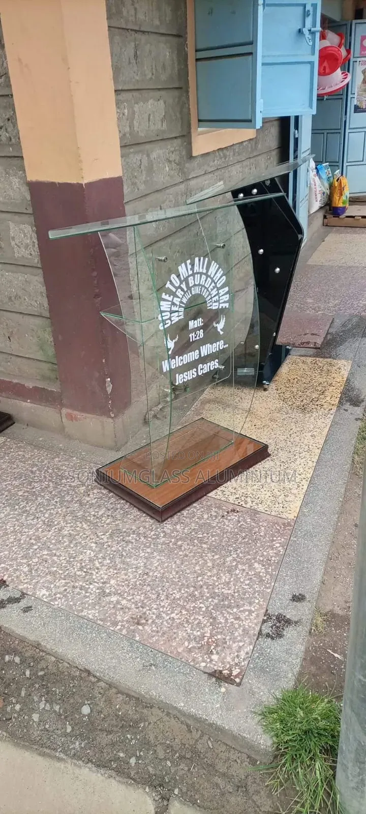 Pulpits/Podiums Stands