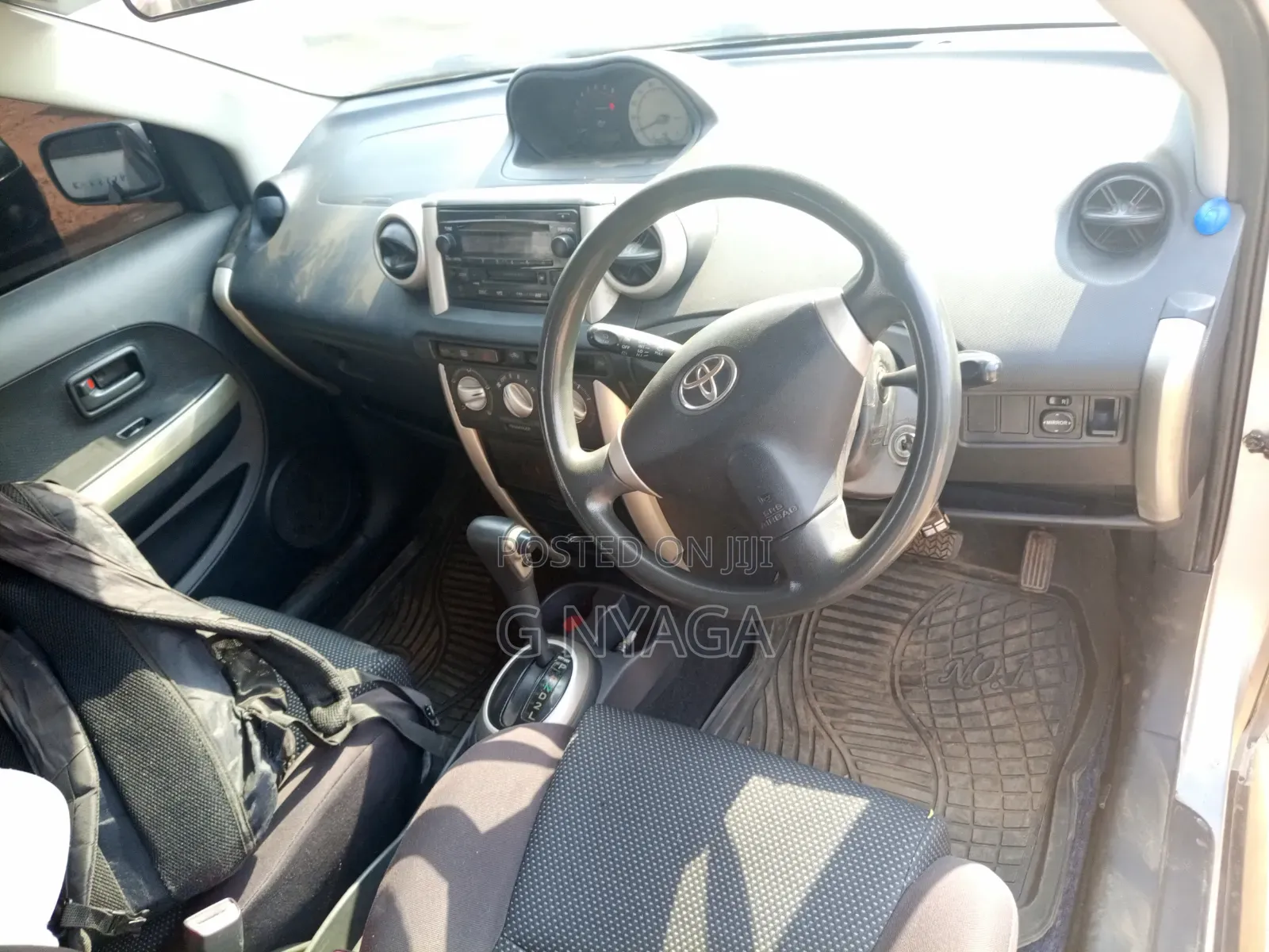 Toyota IST 2004 Silver