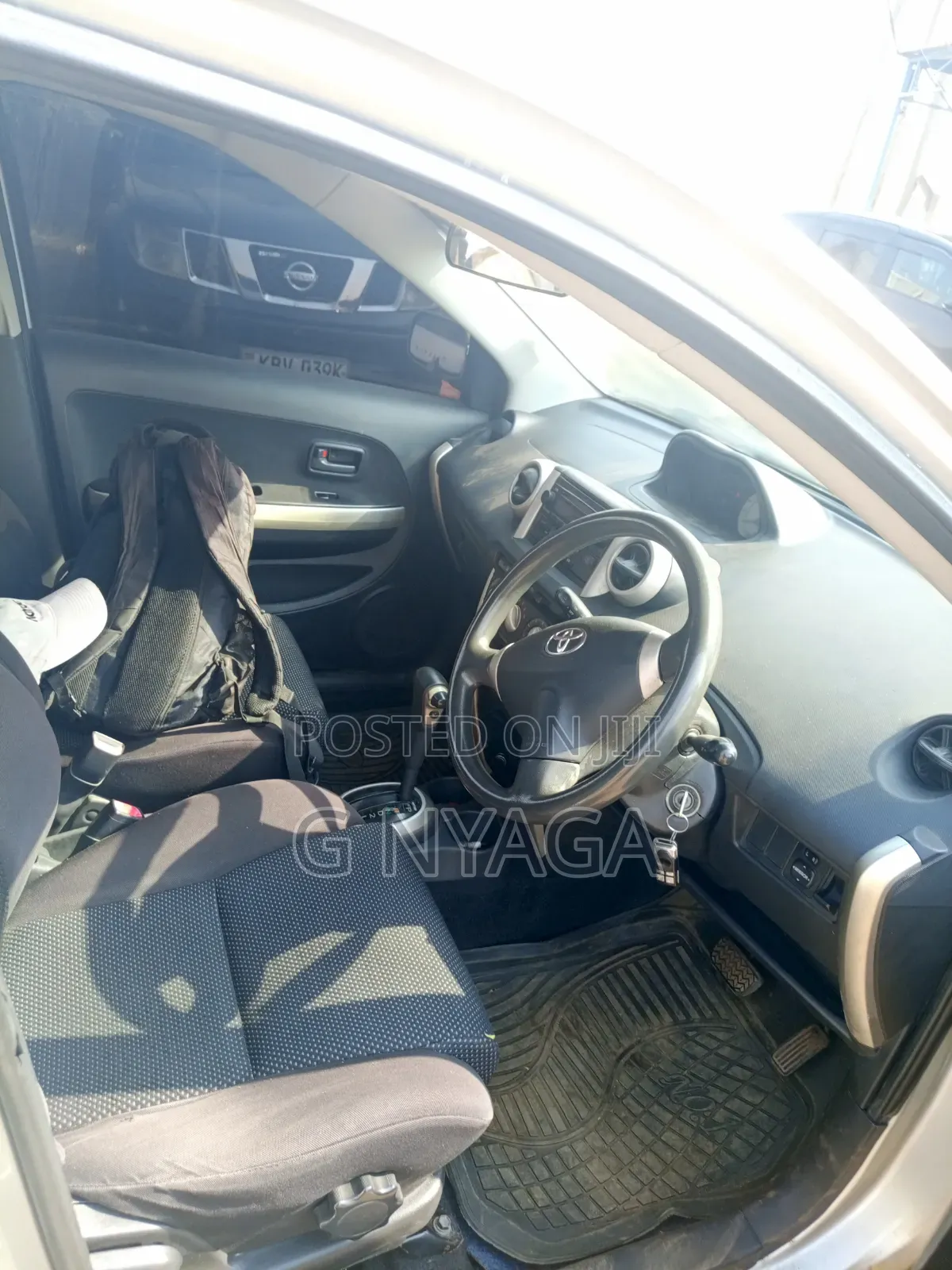 Toyota IST 2004 Silver