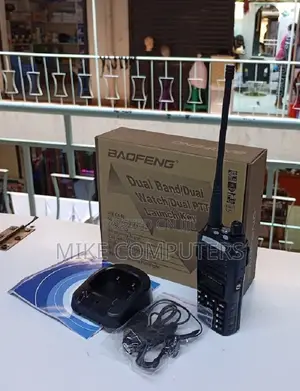 Baofeng Uv82 Walkie Talkie With Earphones