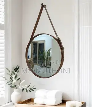 60 Cm Nordic-Style Round Wall Mirror With a Leather Strap: