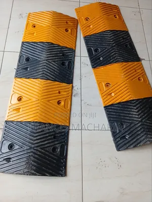 High Visibility Rubber Speed Bumps 50mm Thick