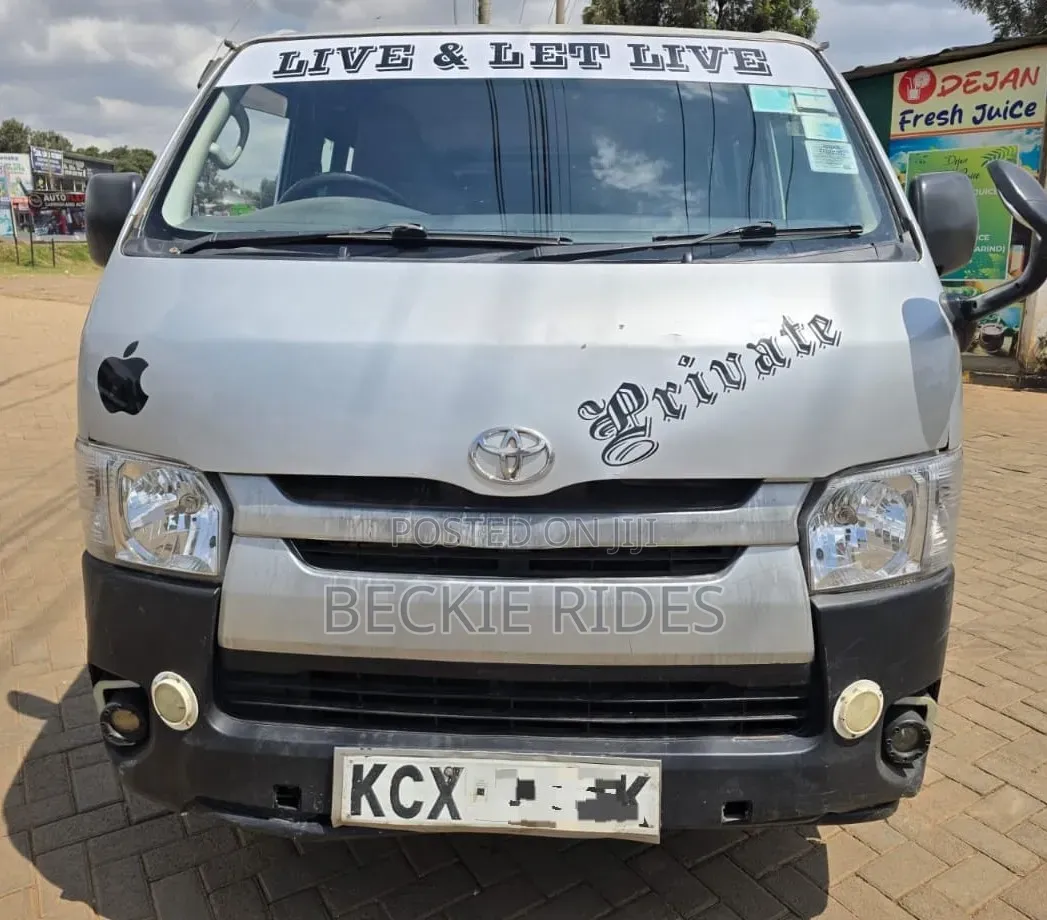 Toyota HiAce 2013 Silver