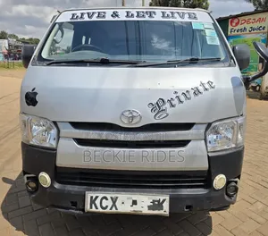 Toyota HiAce 2013 Silver