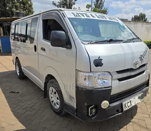 Toyota HiAce 2013 Silver