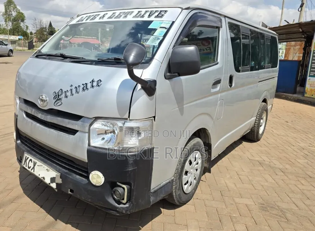 Toyota HiAce 2013 Silver