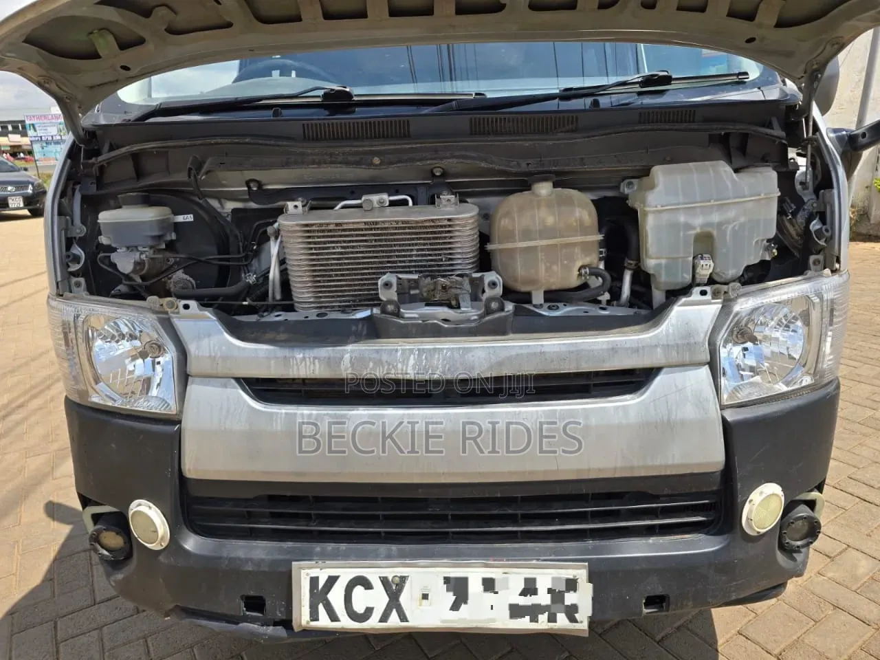Toyota HiAce 2013 Silver