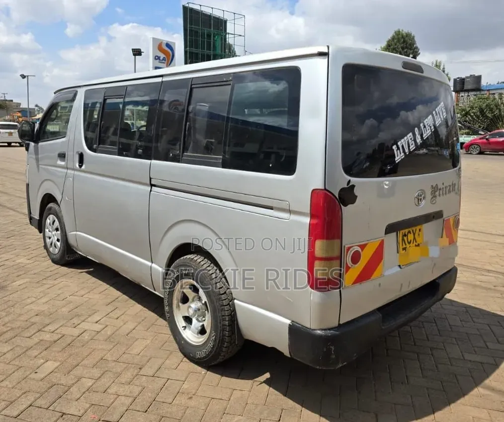 Toyota HiAce 2013 Silver