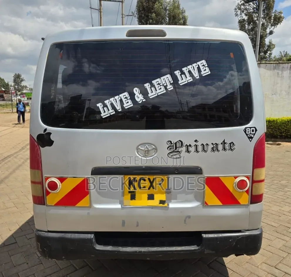 Toyota HiAce 2013 Silver