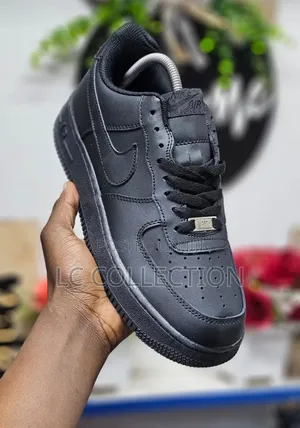 AF1 (Black and White)