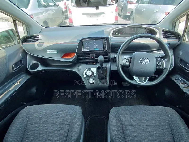 Toyota Sienta 2019 White