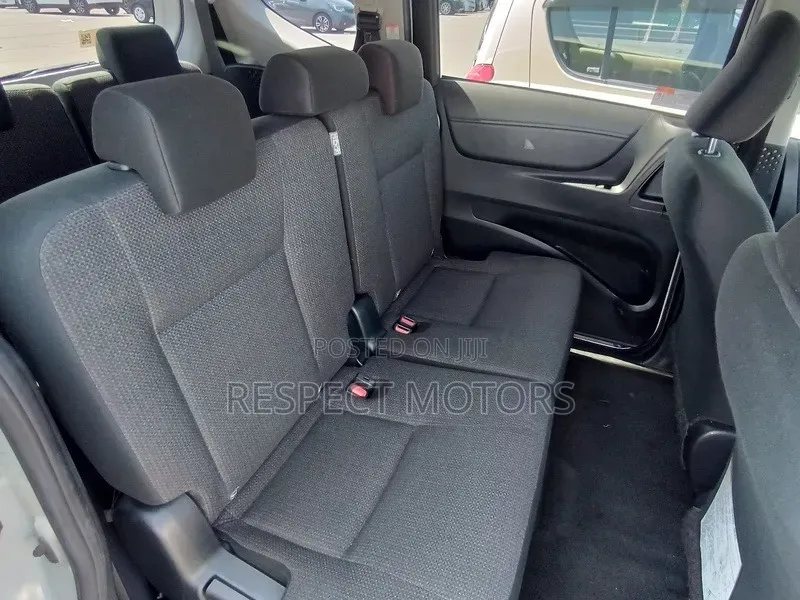 Toyota Sienta 2019 White