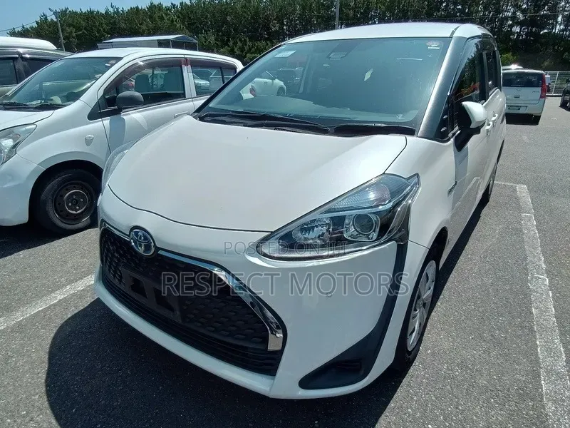 Toyota Sienta 2019 White