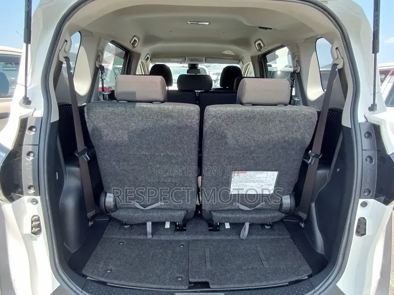 Toyota Sienta 2019 White