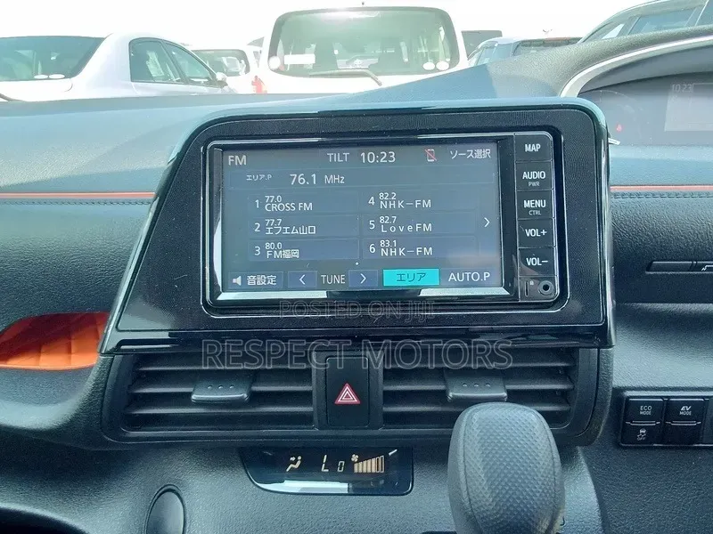 Toyota Sienta 2019 White
