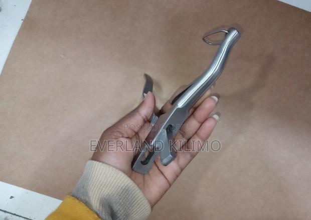 Livestock Universal Ear Notcher