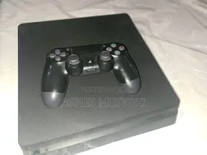 Playstation 4 Slim