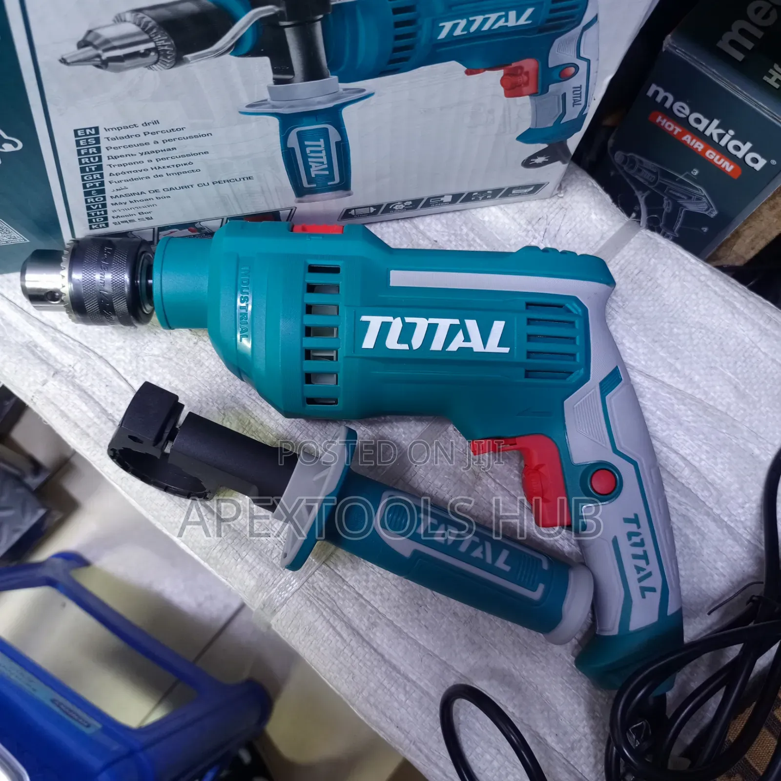 Total 810w Impact Drill