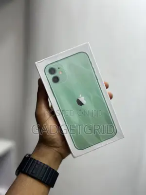 New Apple iPhone 11 128 GB Green