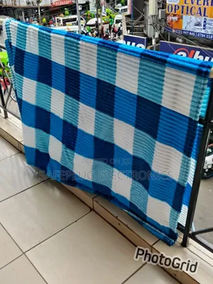 Ultra-Plush Striped Velvet Fleece Blanket – Modern Plaid Design