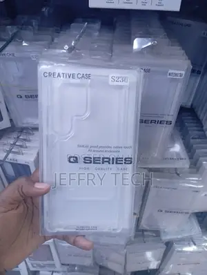Q Series Transparent Case Designed for the Samsung Galaxy S23 Ultra.
