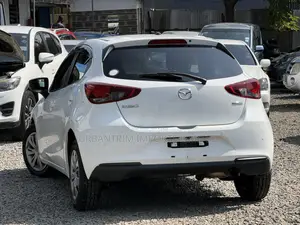 Mazda 2 2019 White