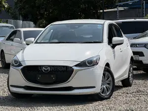 Mazda 2 2019 White