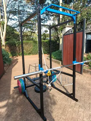 Squat Rack / Power Cage