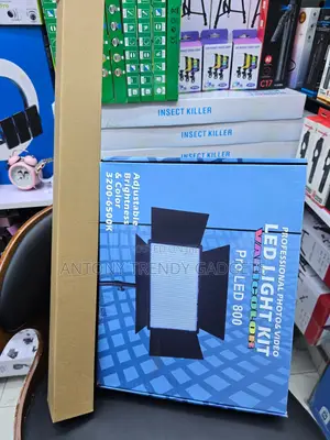 U800 Professional LED Fill Light for YouTube Studio