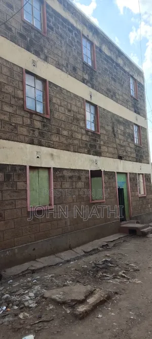 3bdrm Block of Flats in Kariombangi Estate, Kariobangi North for sale