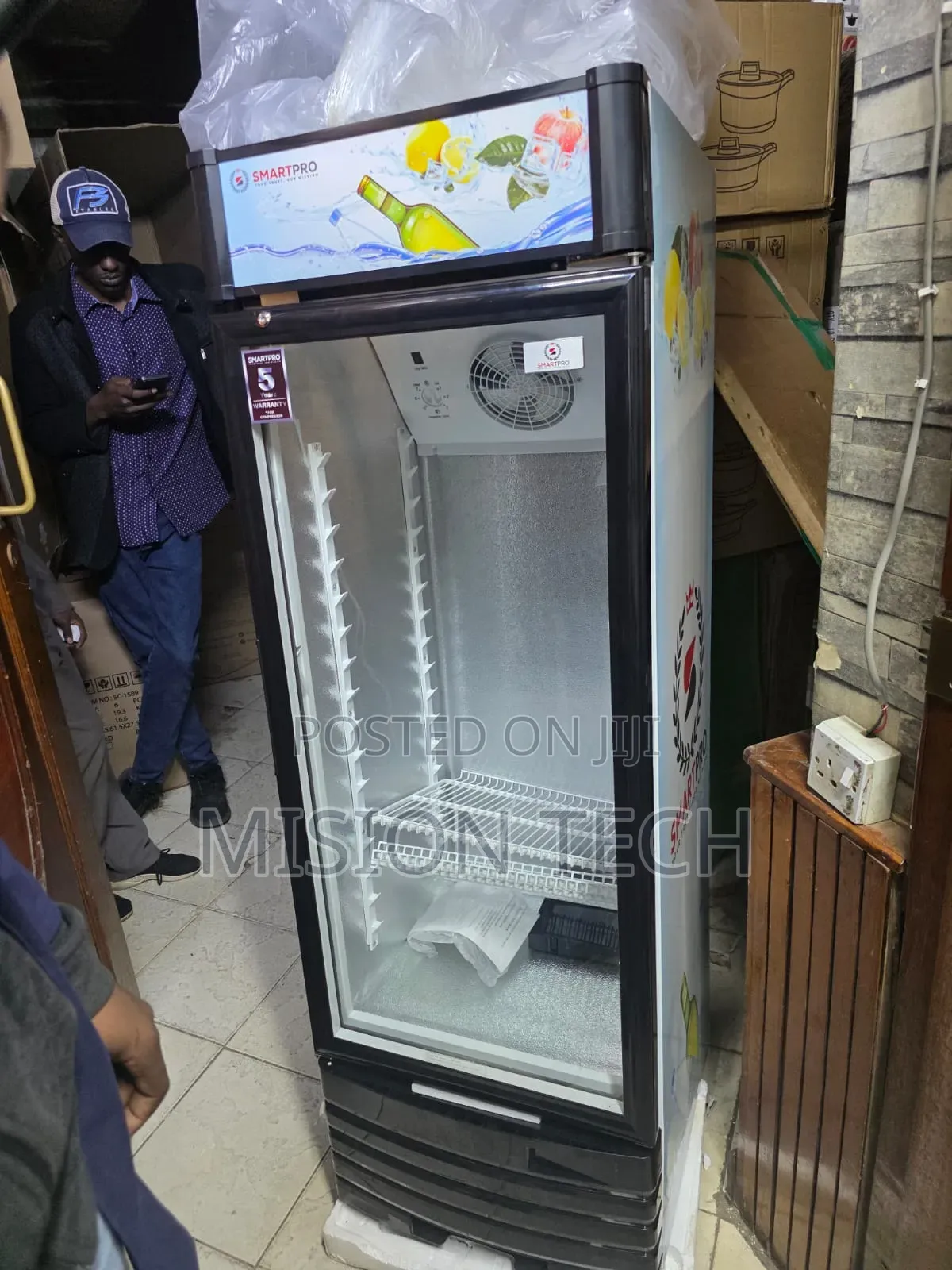 SmartPro SVS-275 209L Upright Showcase 