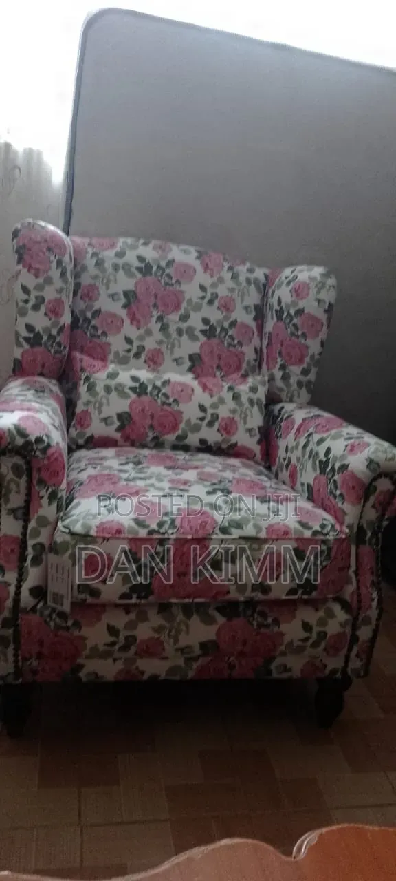 Scarlet Accent Chair