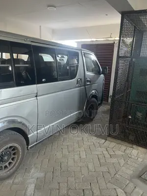 Toyota HiAce 2013 Silver