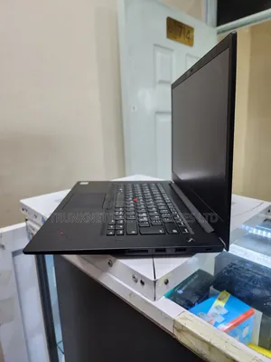 Laptop Lenovo ThinkPad P1 Gen4 1GB Intel Core i7 SSD 512GB