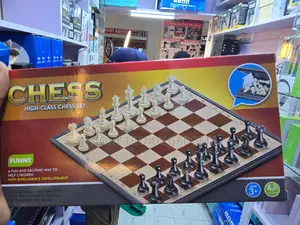 Foldable Magnetic Chess Board With Complete Chess Pieces