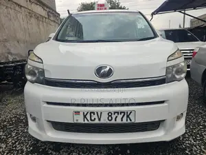 Toyota Noah 2012 White
