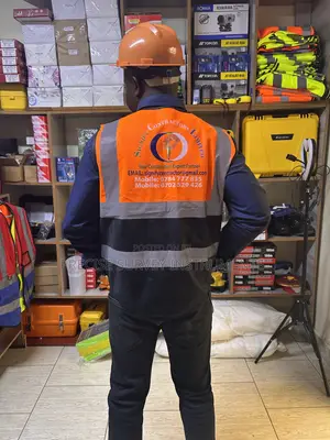 Heavy Duty Reflective Vest With Professional Design