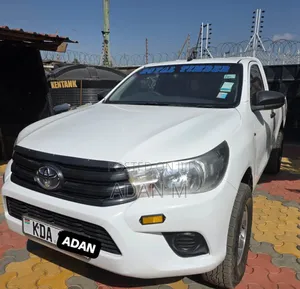 Toyota Hilux 2019 White