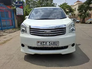 Toyota Noah 2013 White