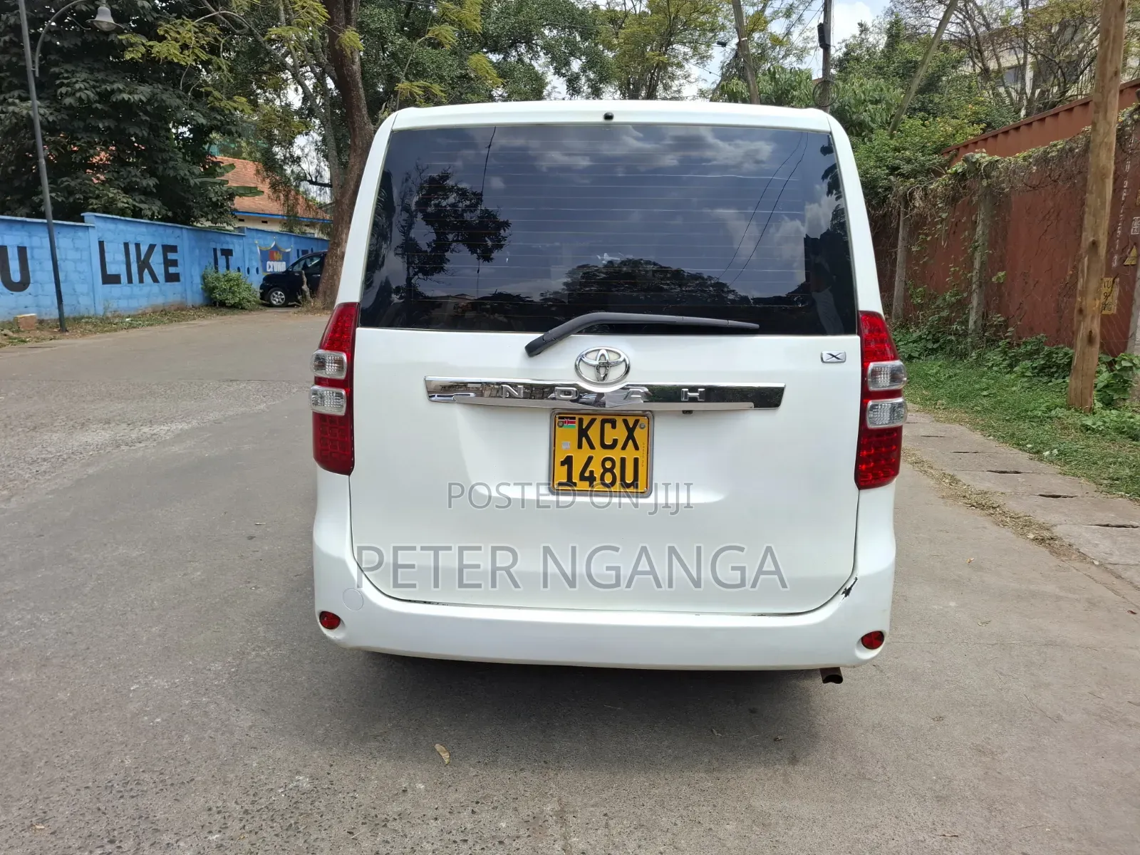 Toyota Noah 2013 White