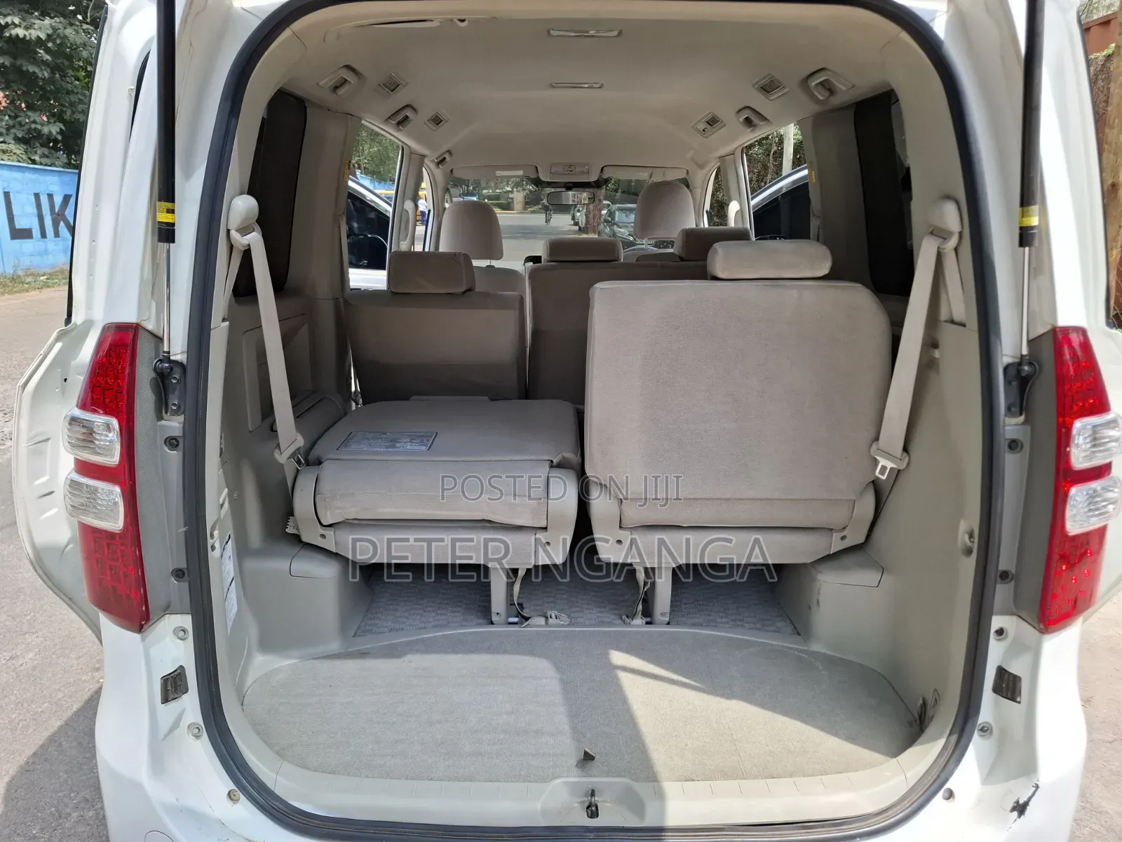 Toyota Noah 2013 White