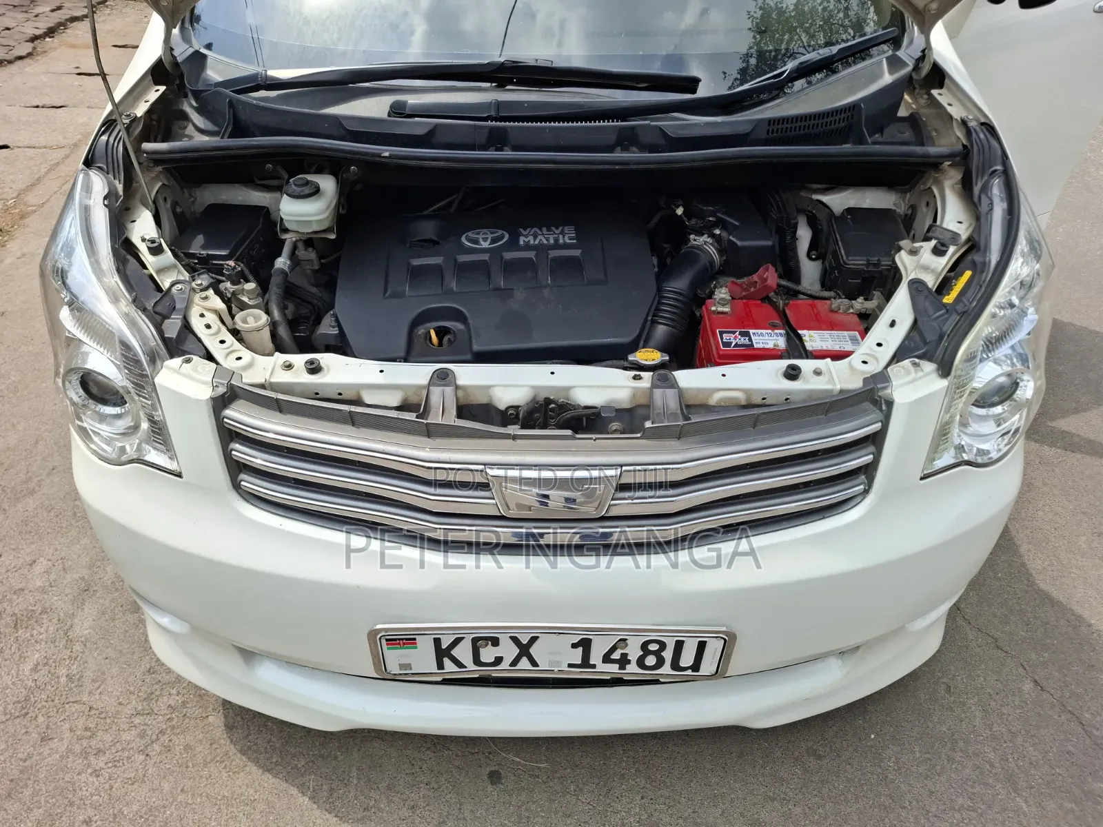 Toyota Noah 2013 White