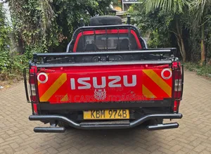 Isuzu D-MAX 2010 Red