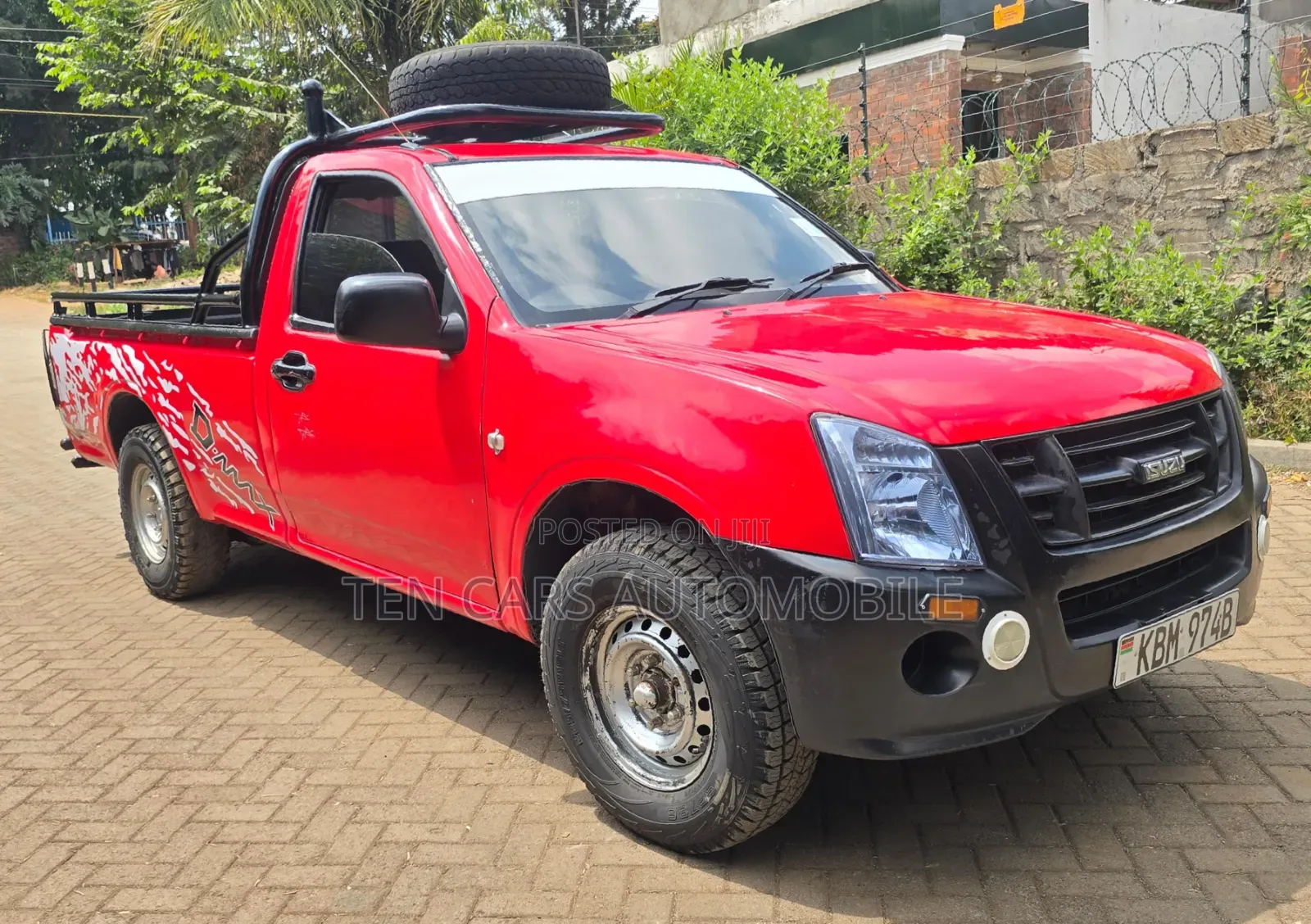 Isuzu D-MAX 2010 Red