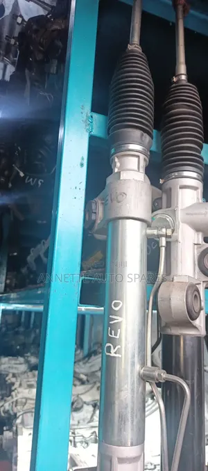 Toyota Hilux Revo Steering Rack