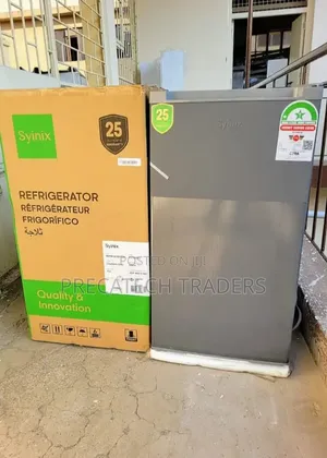 Syinix Mini Fridge With Freezer Compartment