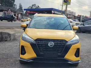 Nissan Kicks SV 2020 Yellow