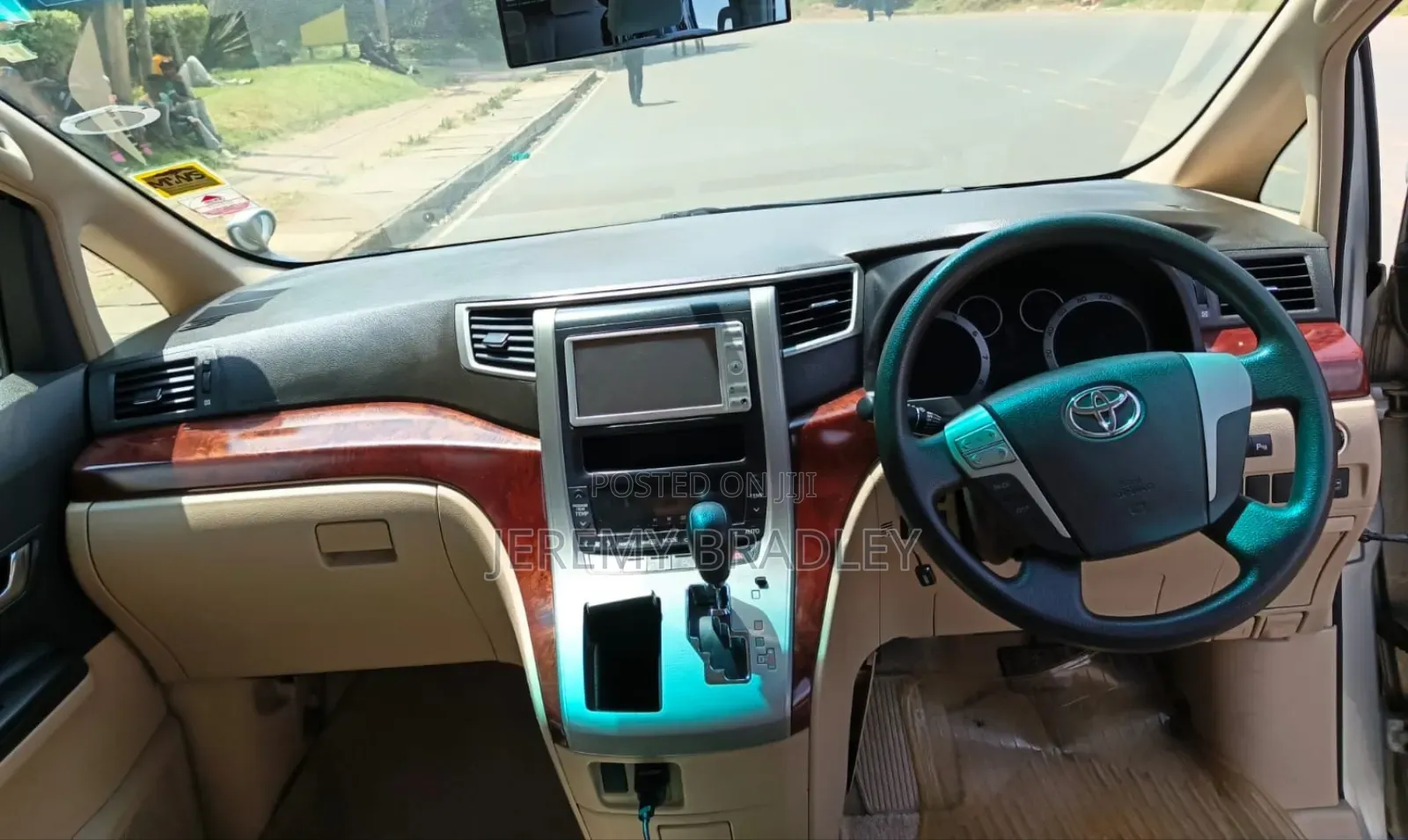 Toyota Alphard 2010 Silver