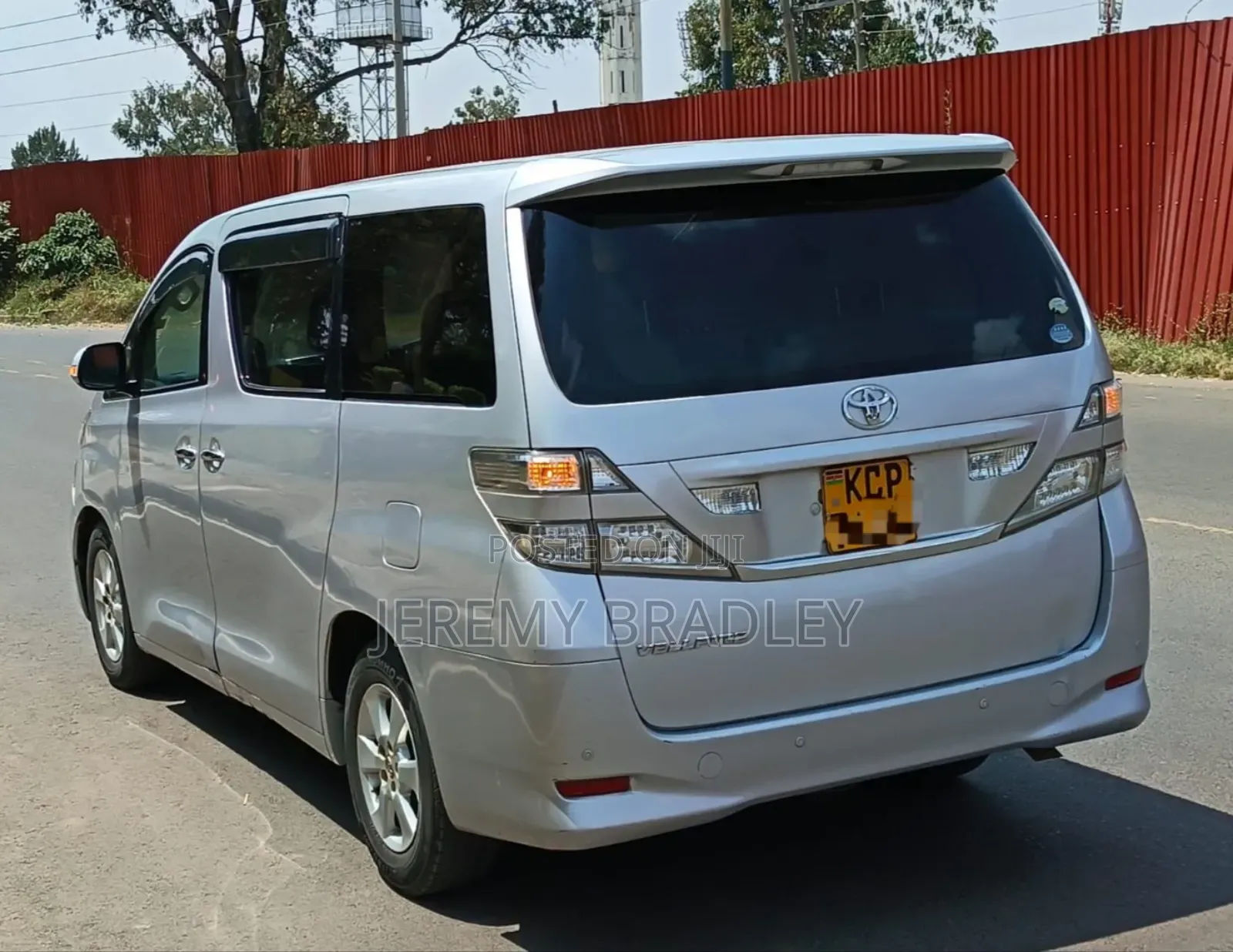 Toyota Alphard 2010 Silver