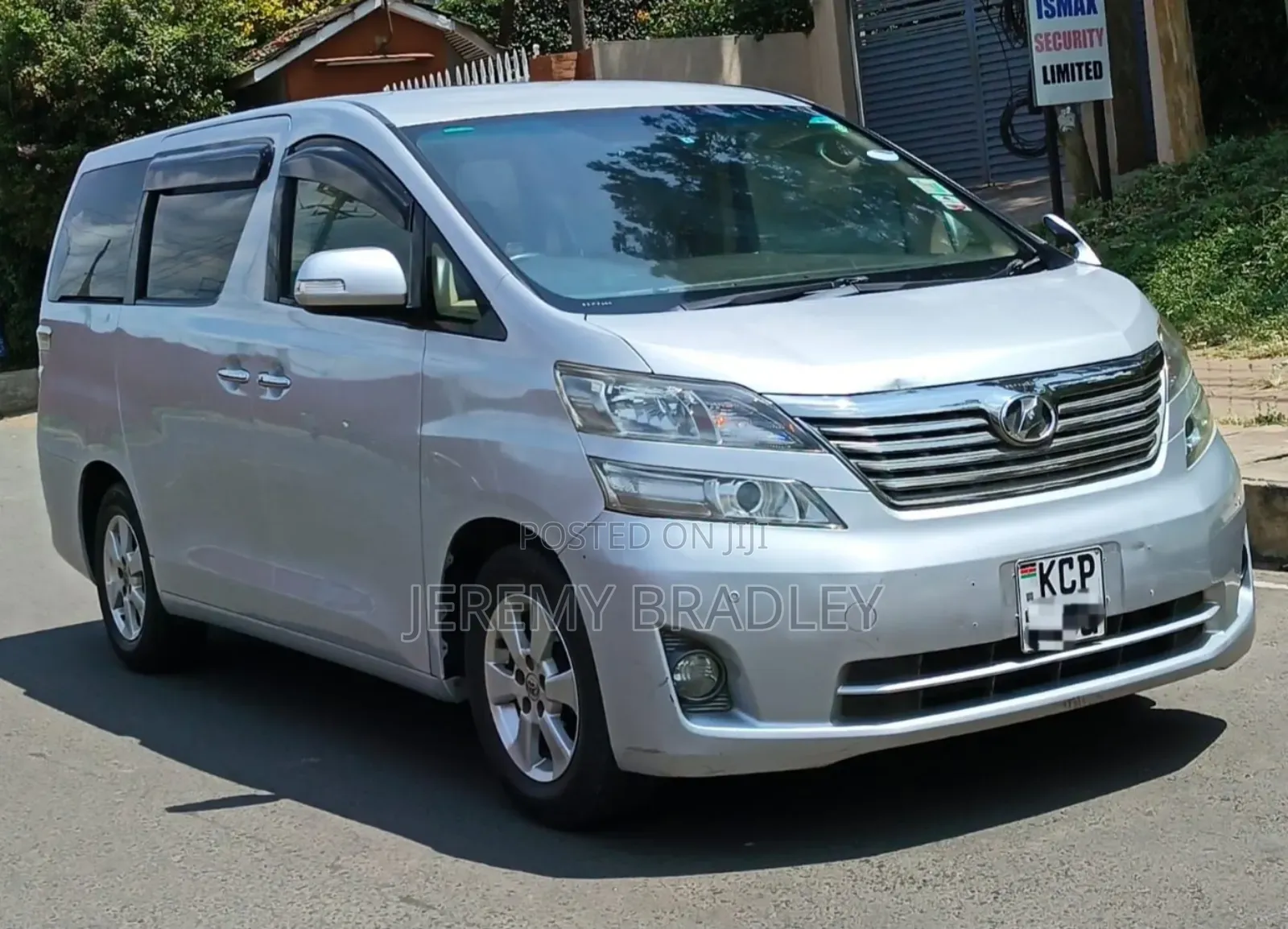 Toyota Alphard 2010 Silver